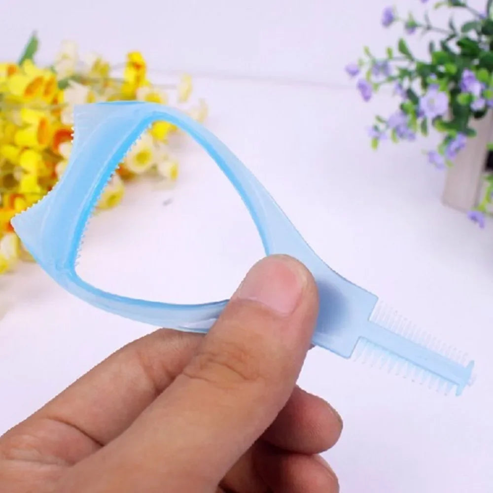 3-in-1 Eyelash & Mascara Shield Tool